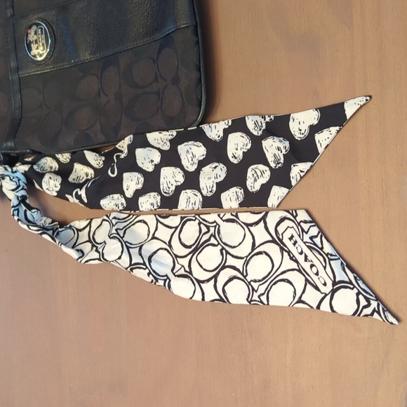 Coach Swing Body CrossBody with Coach Scarf as a Bonus - Picture 2 of 9